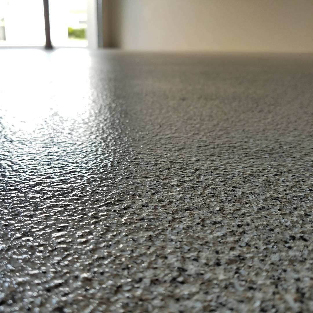Fugenlose Böden für Wohnräume – Mit Mikrozement moderne Akzente setzen